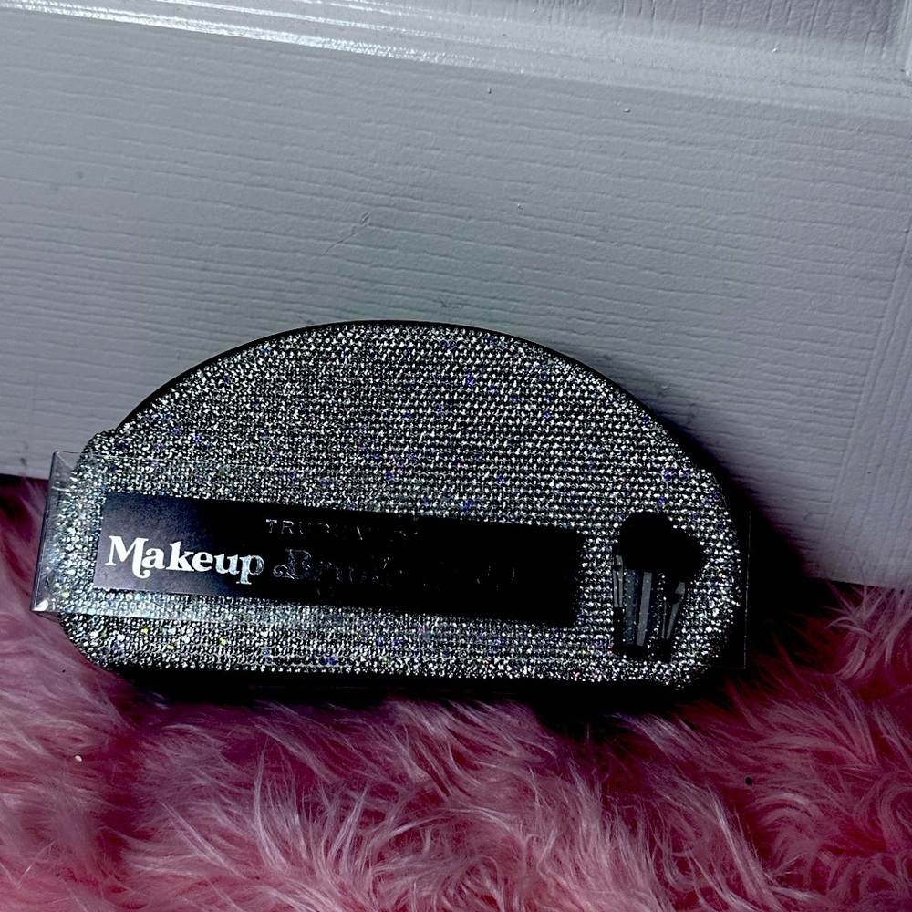 Make up brush holder
